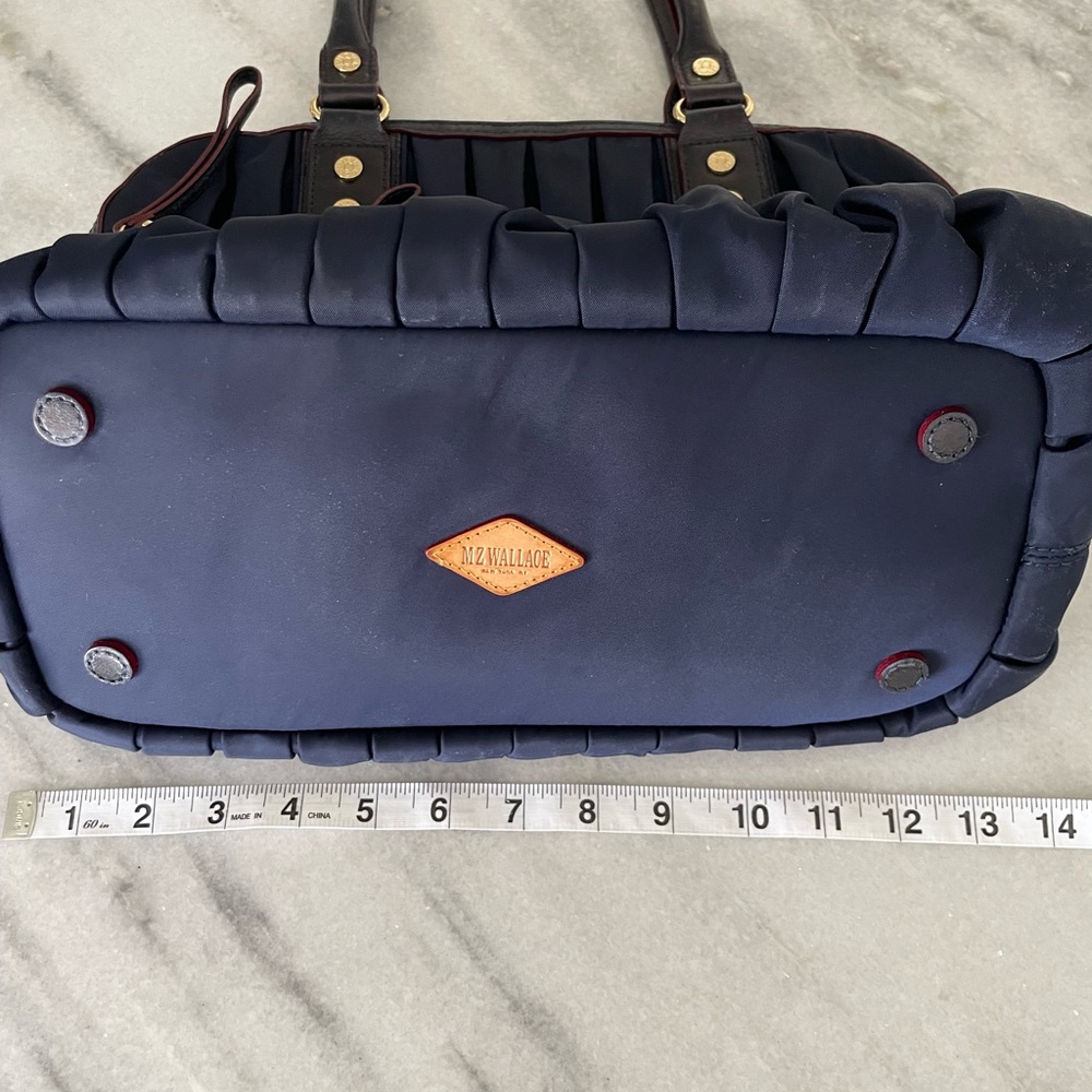 MZ Wallace Navy Bedford Bea Pleated Satchel Bag EUC  w/ neutral lining. AWESOME - Picture 10 of 16